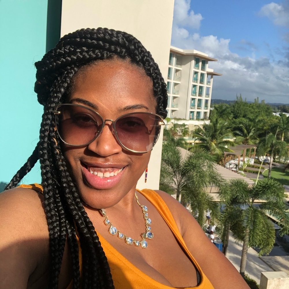 Meet your Posher, Deanna